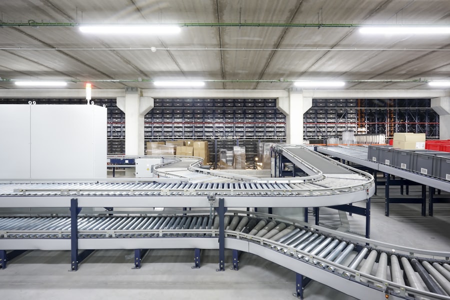 Conveyor system inside a large distribution warehouse